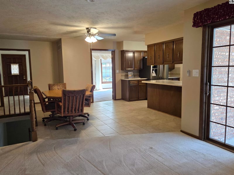 1306 Bristol Rd, Hutchinson, KS 67502