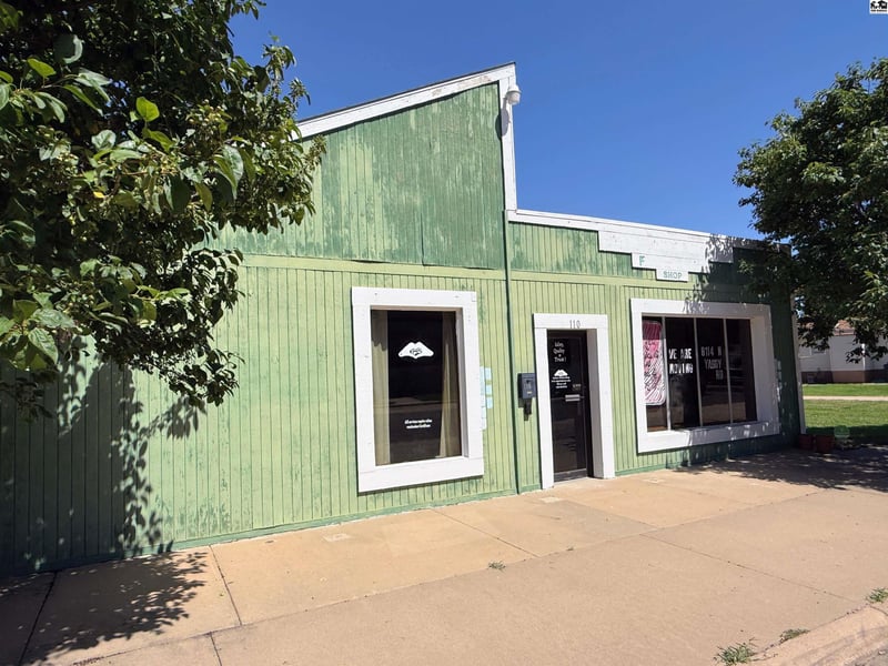 110 Pioneer , Lyons, KS 67554