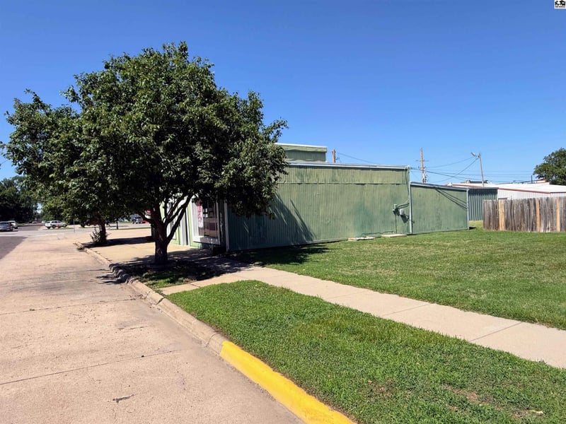 110 Pioneer , Lyons, KS 67554