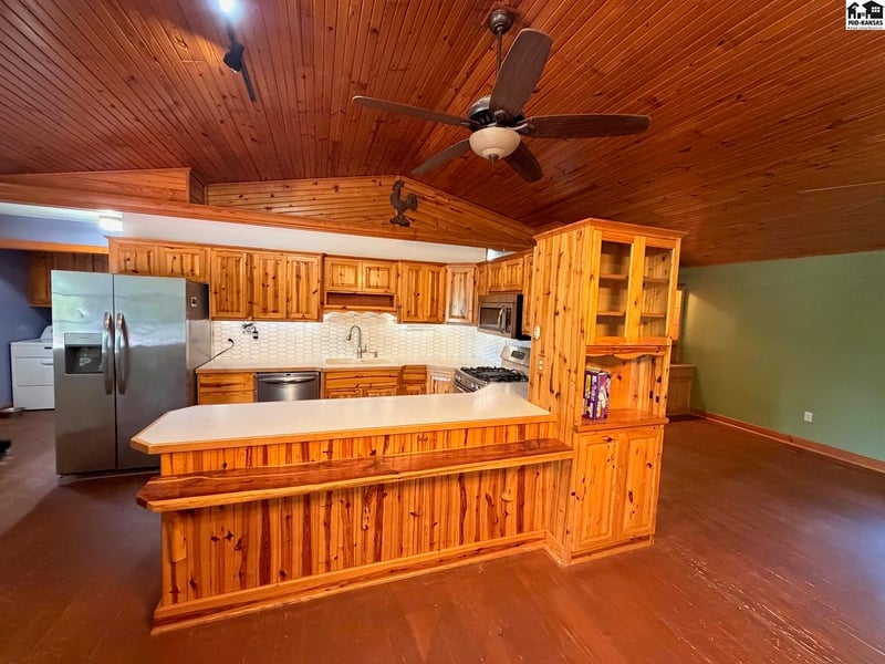 3709 11th Ave, Hutchinson, KS 67501