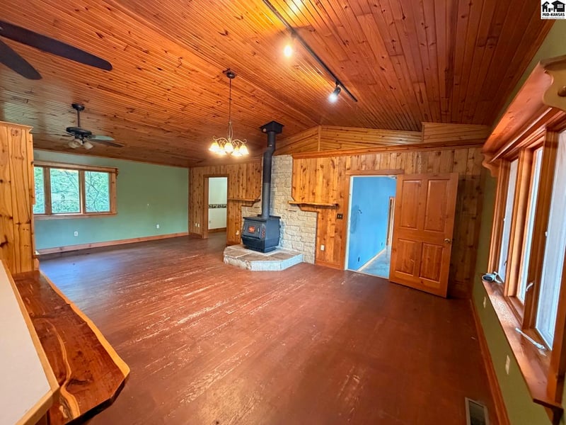 3709 11th Ave, Hutchinson, KS 67501
