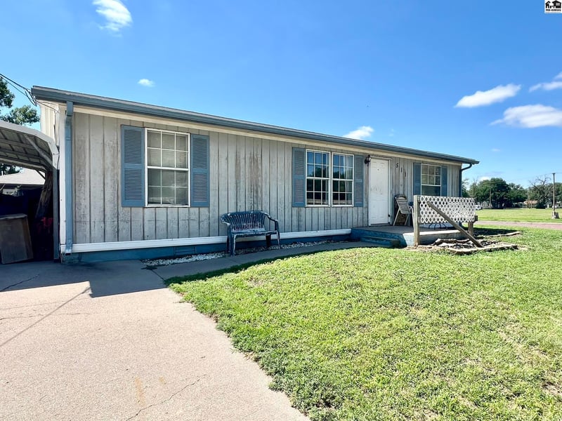 511 20th Ave, Hutchinson, KS 67502