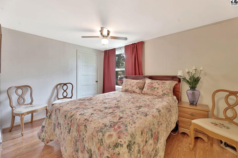 124 Collingwood St, Pretty Prairie, KS 67570