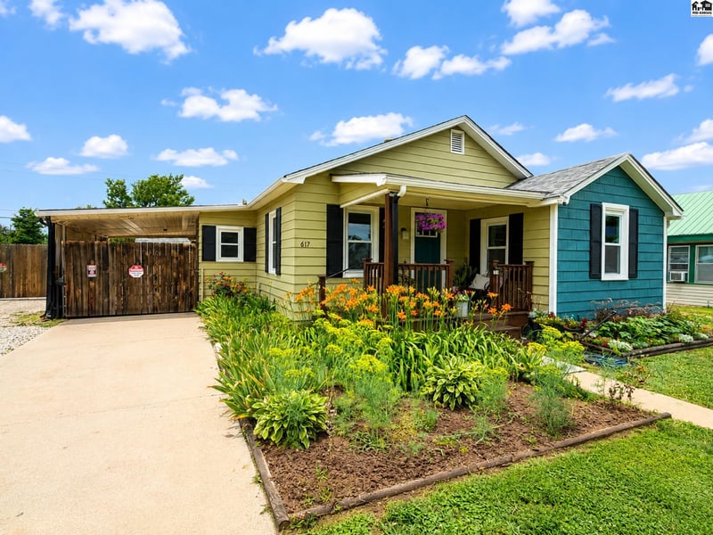 617 Star St, Hutchinson, KS 67501