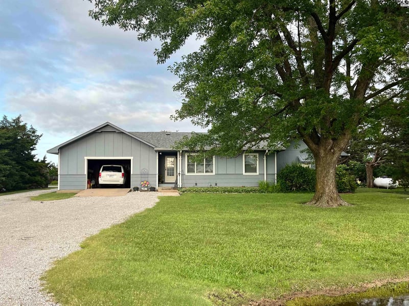9010 Halstead St, Hutchinson, KS 67502