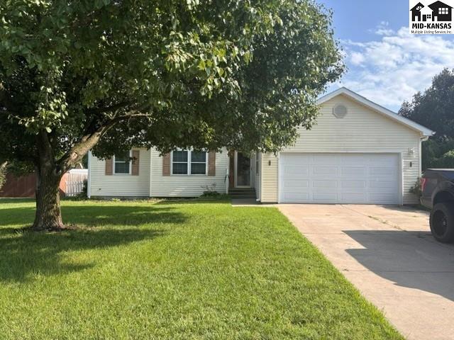 303 Wollmann St, Moundridge, KS 67107