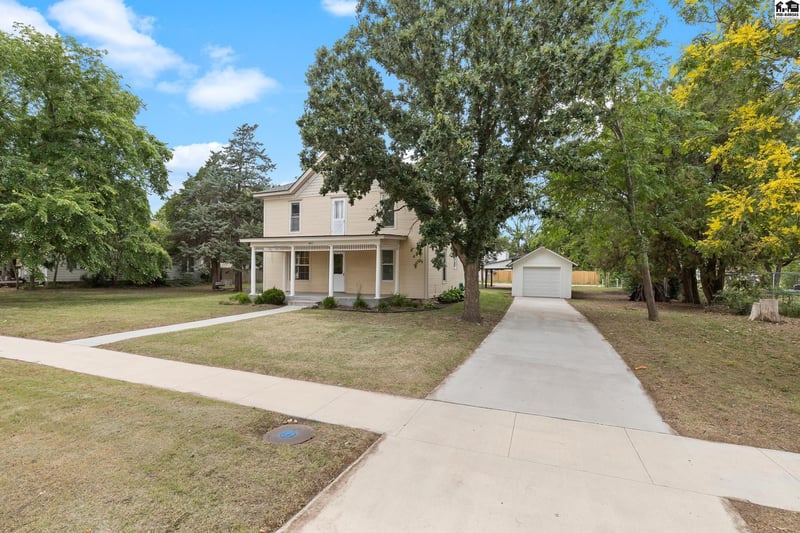 407 Nickerson St, Nickerson, KS 67561
