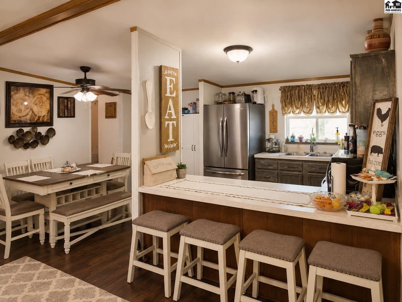 807 N Sill St, Nickerson, KS 67561-6757