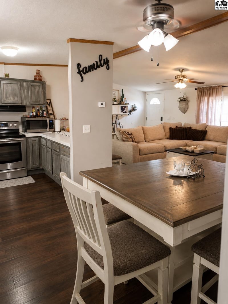 807 N Sill St, Nickerson, KS 67561-6757