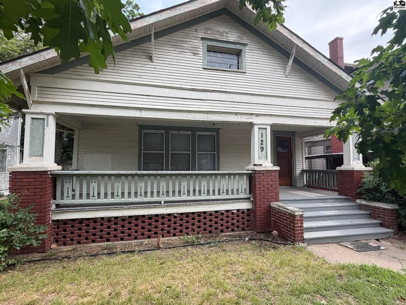 129 11th Ave, Hutchinson, KS 67501