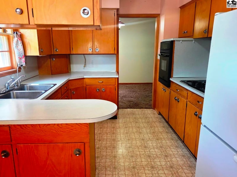 620 Duncan St, Newton, KS 67114