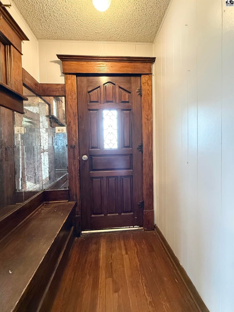 434 Sherman Ave, Hutchinson, KS 67501