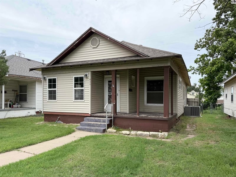 434 Sherman Ave, Hutchinson, KS 67501