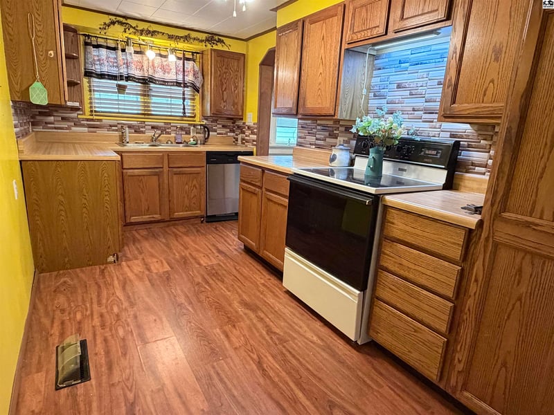 1006 Curtis St, Pratt, KS 67124