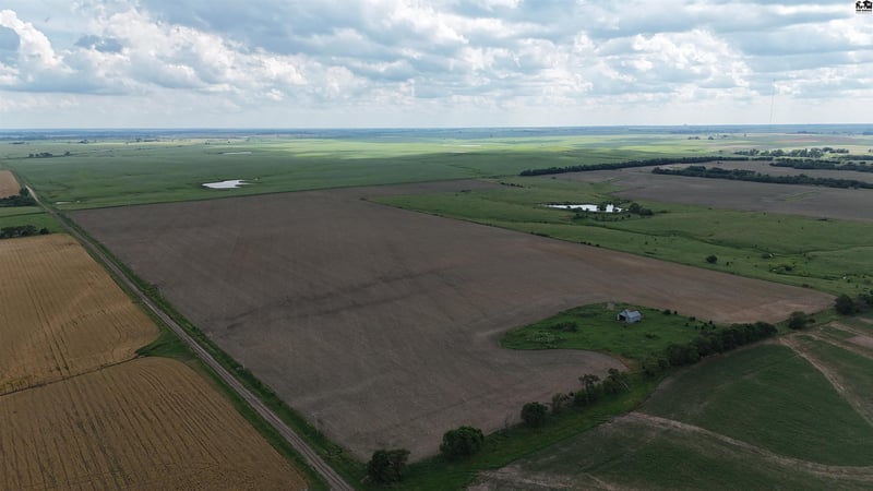 000 Falcon Rd, Durham, KS 67438