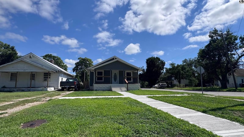 1001 Avenue A, Hutchinson, KS 67501-7456