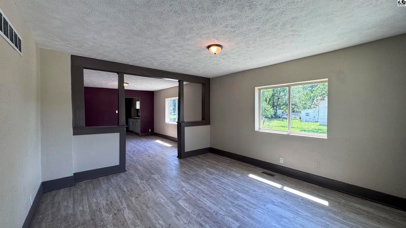 1001 Avenue A, Hutchinson, KS 67501-7456