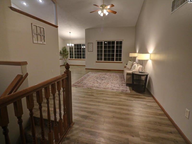113 Brookview Ct, Hutchinson, KS 67501