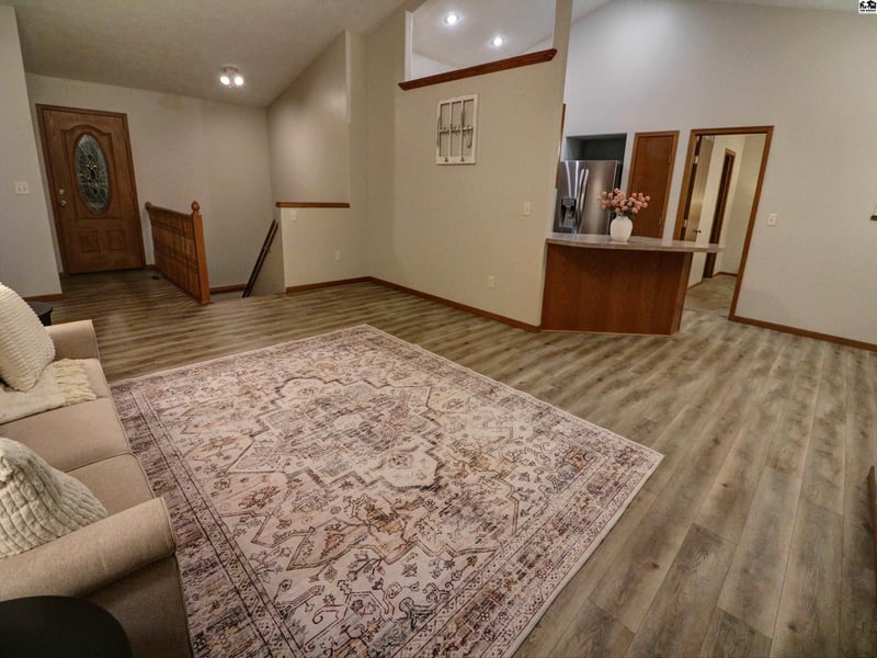 113 Brookview Ct, Hutchinson, KS 67501