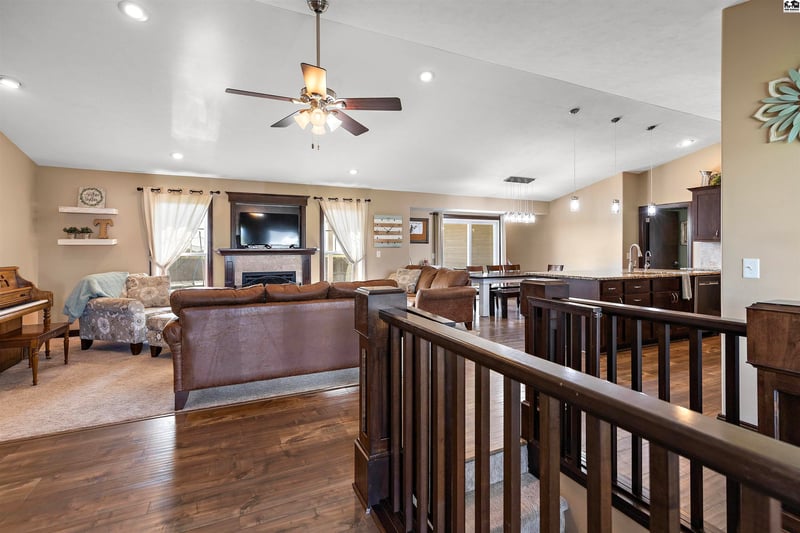 504 Prairie Park Ln, Buhler, KS 67522