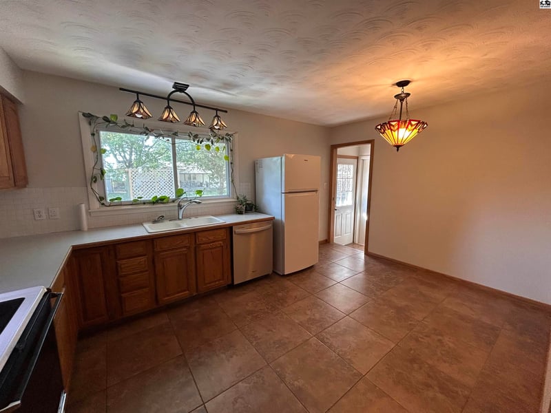 1304 Lyndon Rd, Mcpherson, KS 67460
