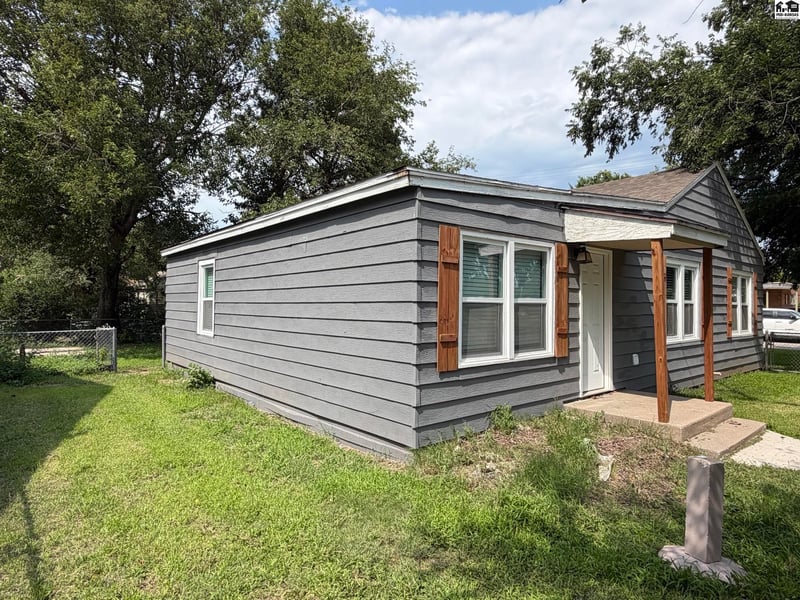 2101 Jackson St, Hutchinson, KS 67502