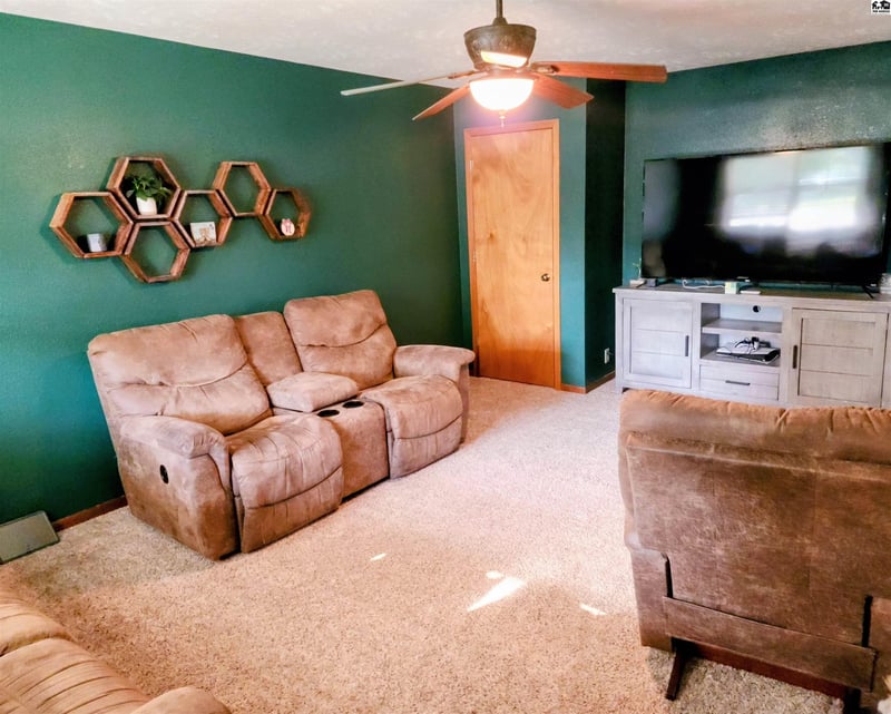 823 Elm St, Mcpherson, KS 67460