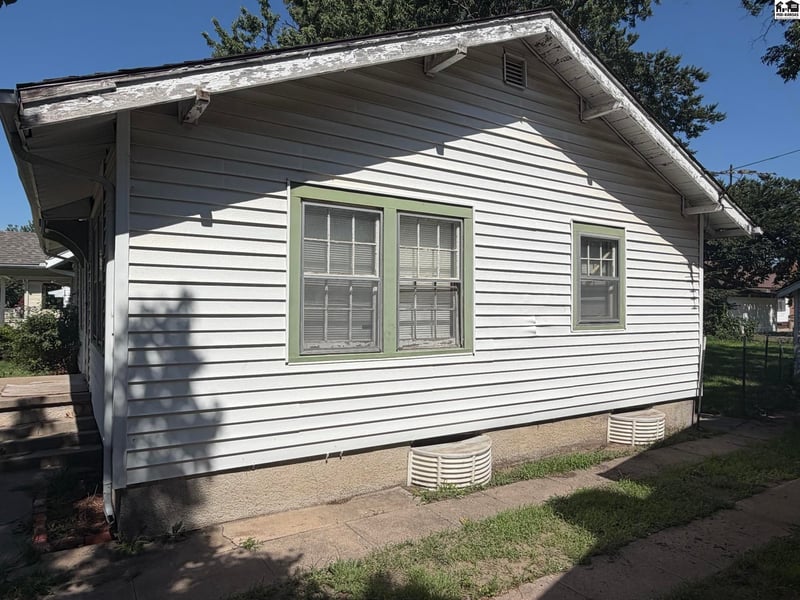 214 16th Ave, Hutchinson, KS 67501
