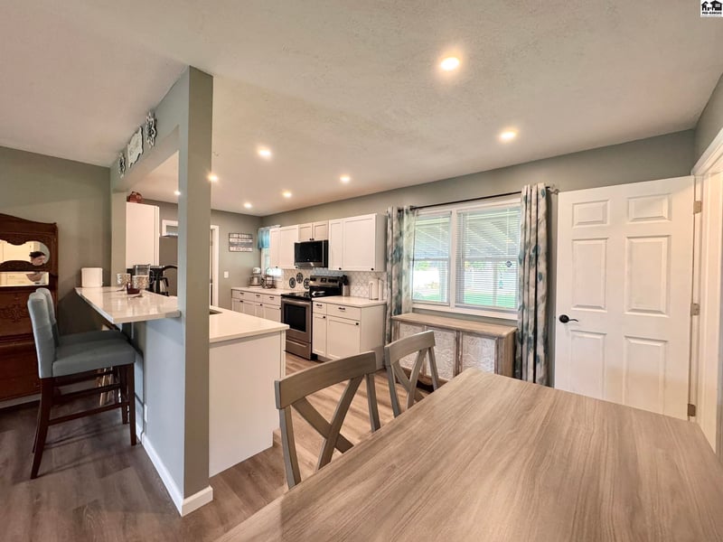 1510 Linda Ln, Hutchinson, KS 67502