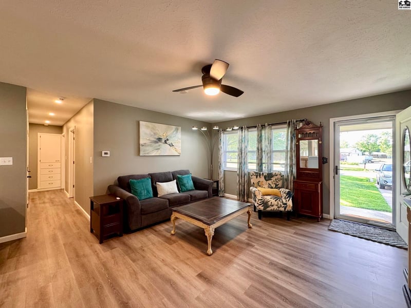 1510 Linda Ln, Hutchinson, KS 67502