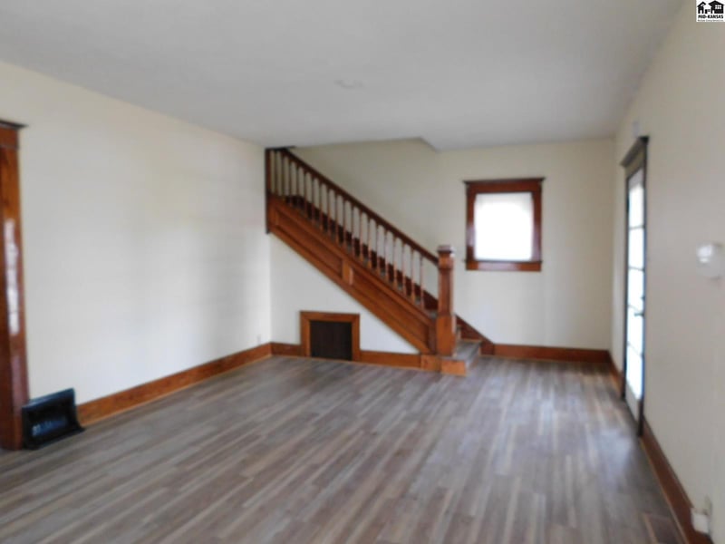 612 Walnut St, Hutchinson, KS 67501
