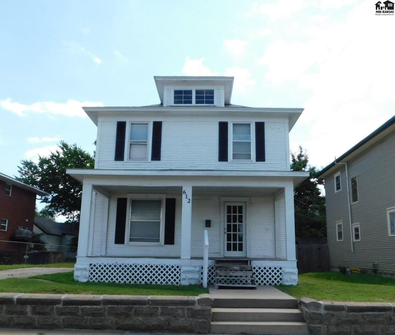 612 Walnut St, Hutchinson, KS 67501