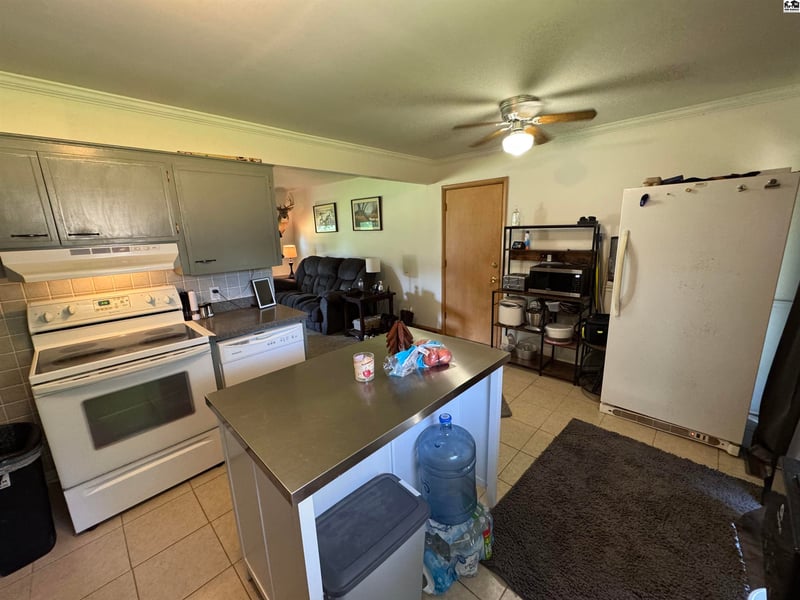 1303 Eastmoor Dr, Mcpherson, KS 67460