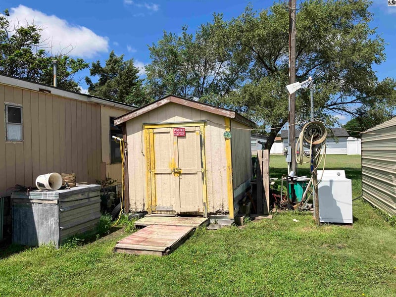 713 South Ave, St John, KS 67576