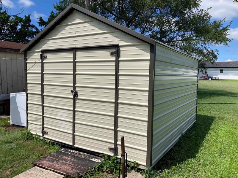 713 South Ave, St John, KS 67576