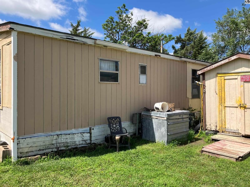 713 South Ave, St John, KS 67576