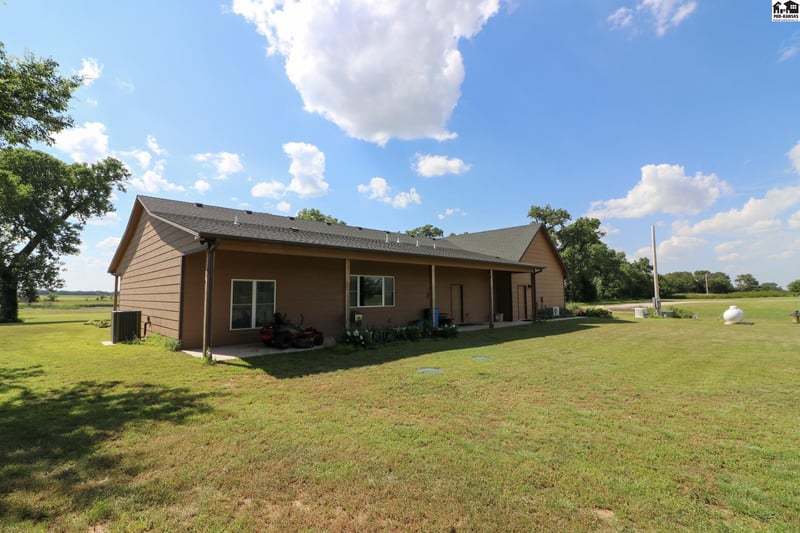 12577 110 St , Norwich, KS 67118