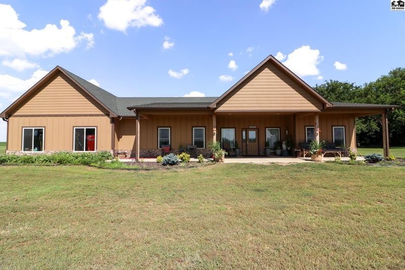 12577 110 St , Norwich, KS 67118