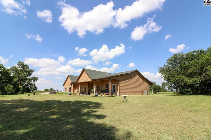 12577 110 St , Norwich, KS 67118