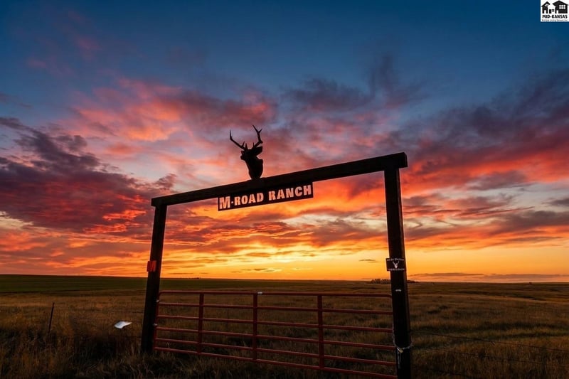 00000 M Rd, Hanston, KS 67849
