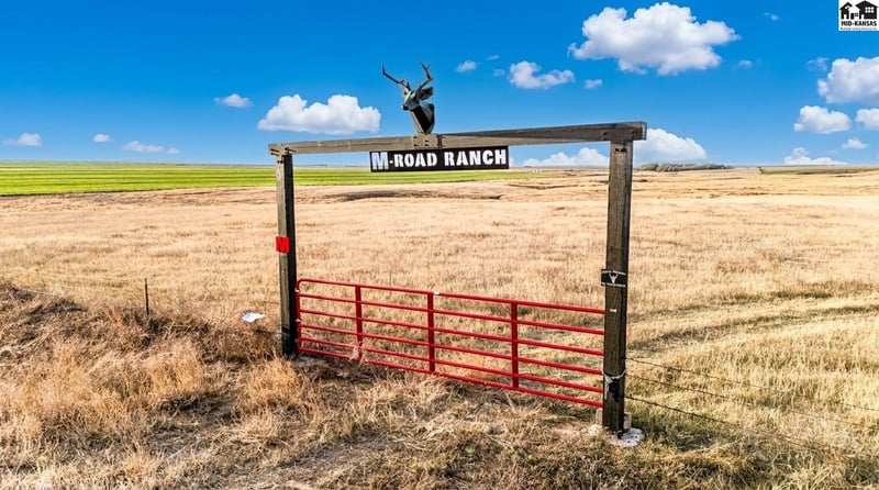 100 M Rd, Hanston, KS 67849