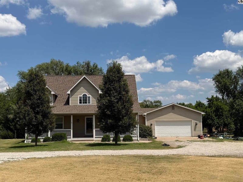 1730 Ave N, Lyons, KS 67554