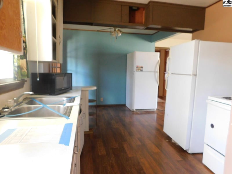 715 Purdy , Lyons, KS 67554