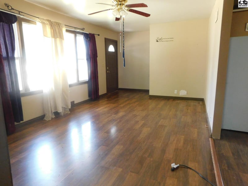 715 Purdy , Lyons, KS 67554