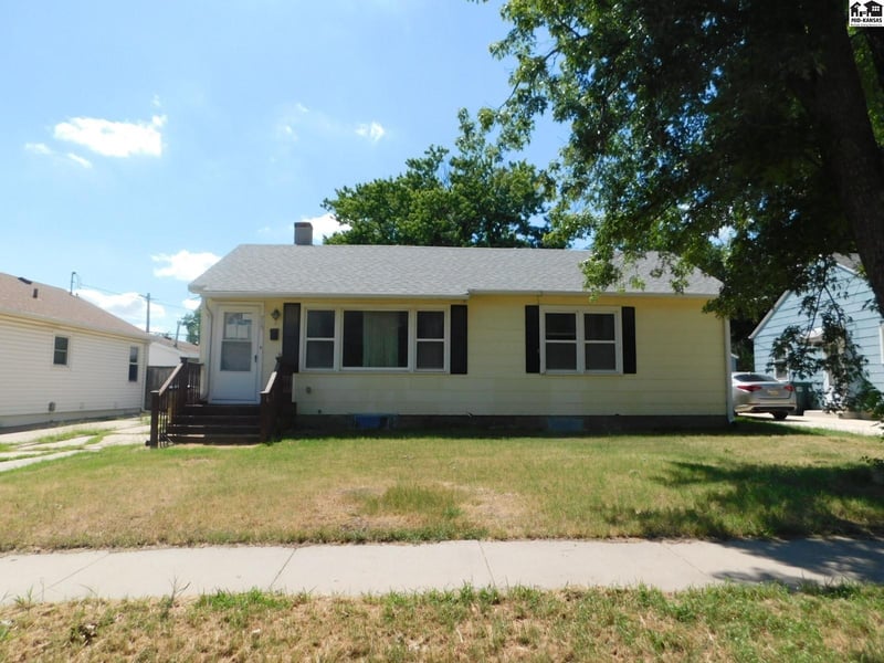 715 Purdy , Lyons, KS 67554