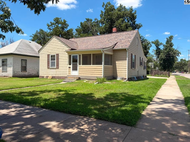 632 7th Ave, Hutchinson, KS 67501