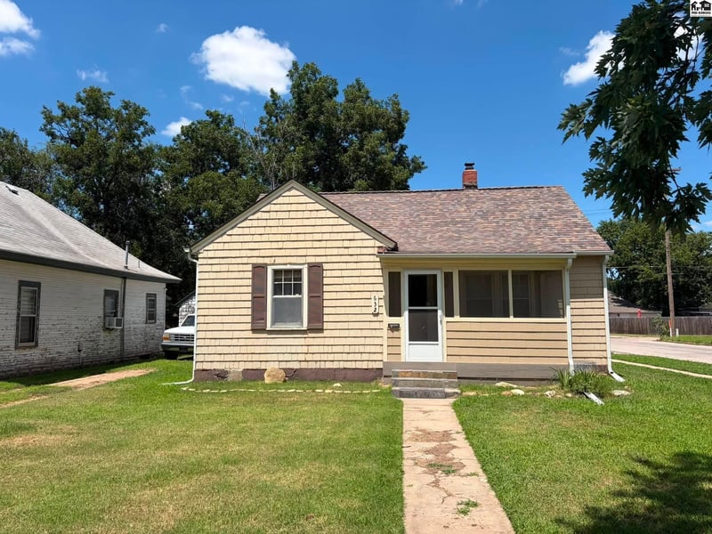 632 7th Ave, Hutchinson, KS 67501
