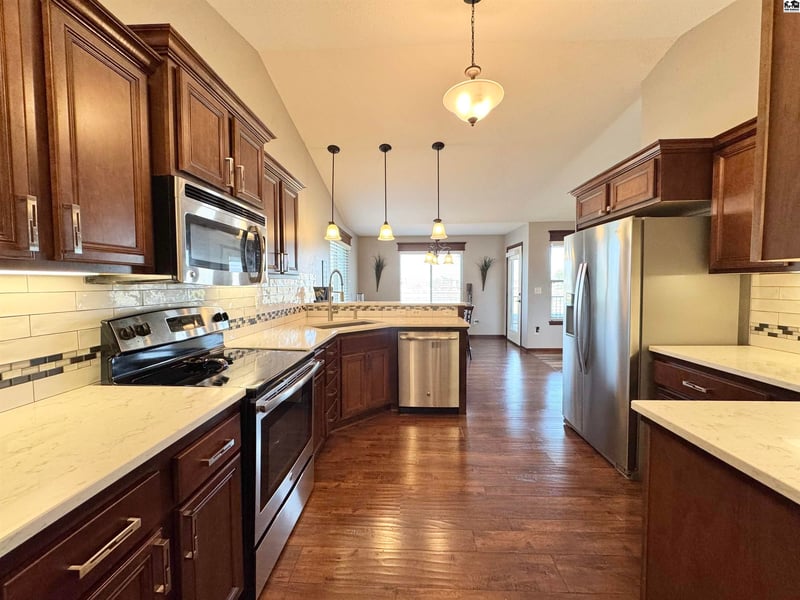 54 Detroit Dr, South Hutchinson, KS 67505