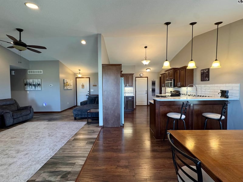 54 Detroit Dr, South Hutchinson, KS 67505