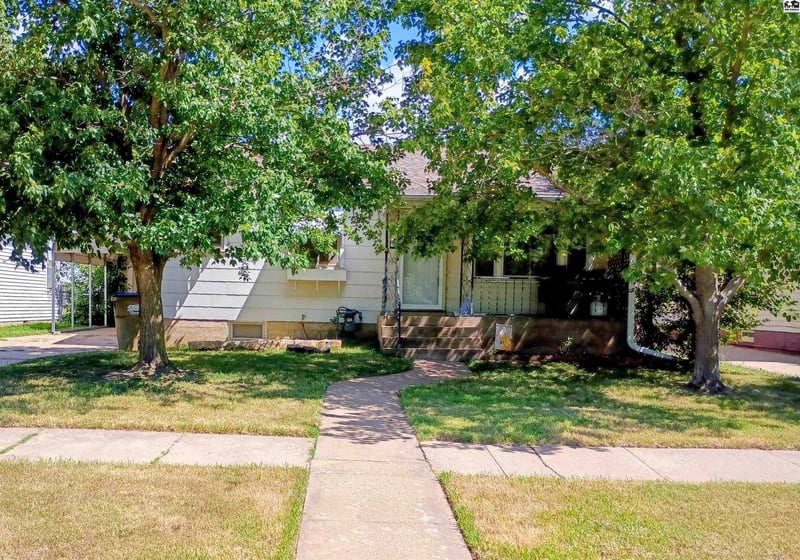 815 Commercial , Lyons, KS 67554